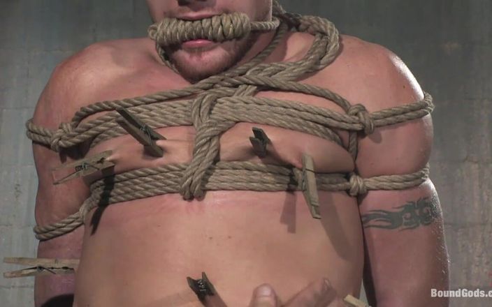 KINK men: स्लिक मास्टर और गोल्डन बॉय