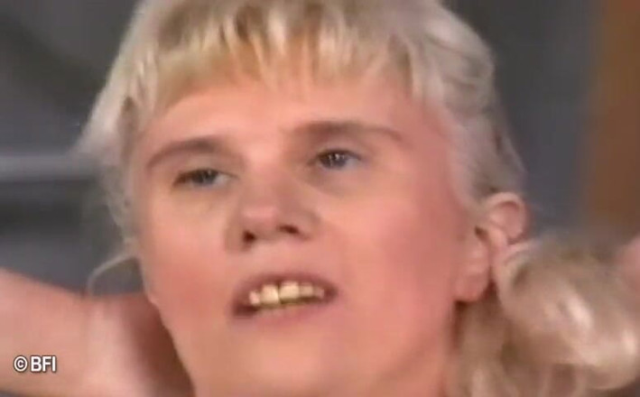 House of lords and mistresses in the spanking zone: Stăpânul pervers ajunge să biciuiească două femei supuse