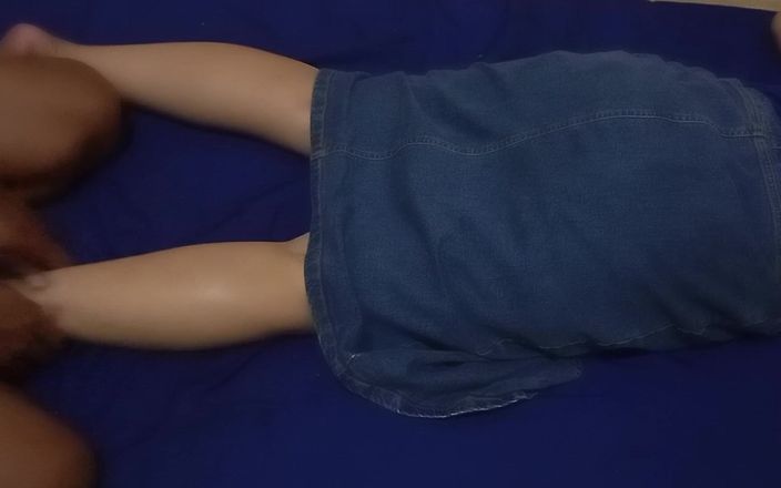 Angelina Pop: Memijat erotis istri bosku yang tergila-gila sama seks