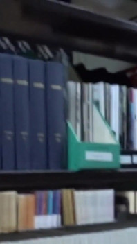 Biblioteca chorros en toda la cara!