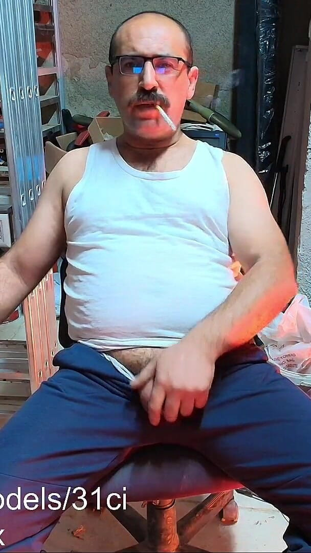 The Master Always Has a Cigarette in His Mouth. (Masculer Turkish bear)