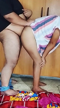 インドカップルのドギースタイルセクシーセックス