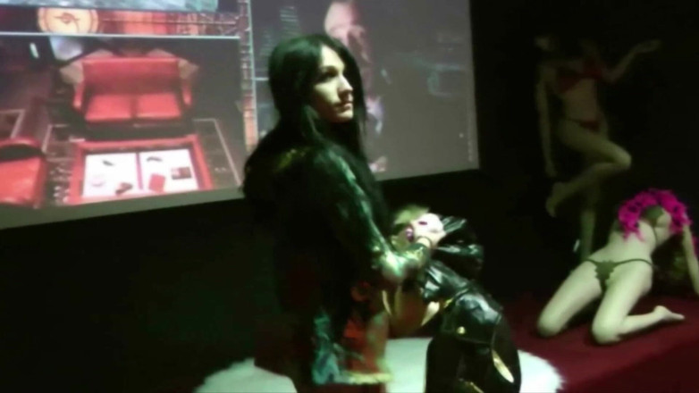 Videos Francaises: Ця французька красуня отримала велику кількість сперми в кіно