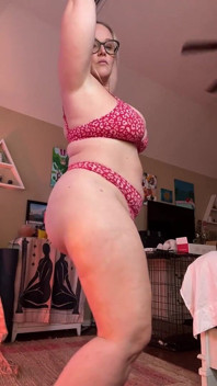 PAWG booty třesení v podprsence a kalhotkách
