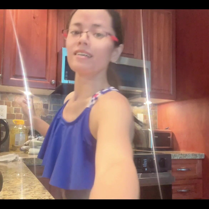 sweethanajapanese: Сексуальная на кухне