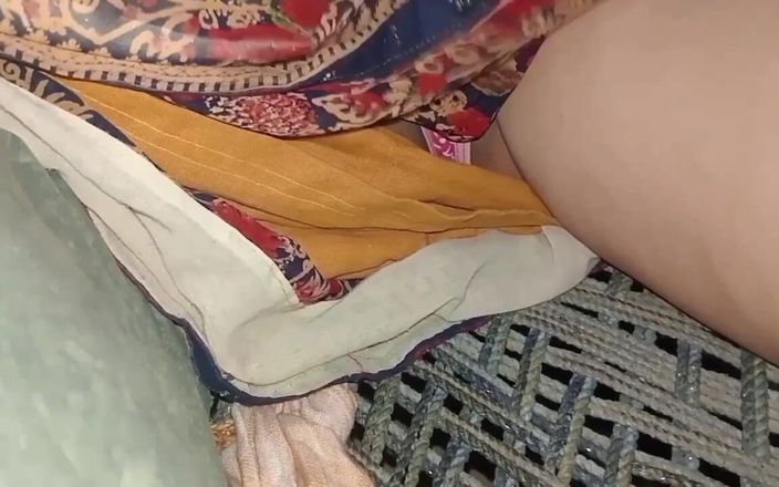 Lalita bhabhi: Hintli ünlü roshini yengenin şoförüyle seks ilişkisi viral