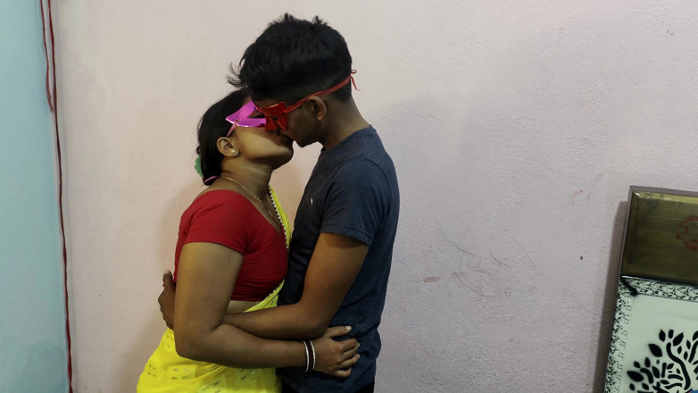 Soniya1997: Sorellastra sposata scopata anale con un gran culo