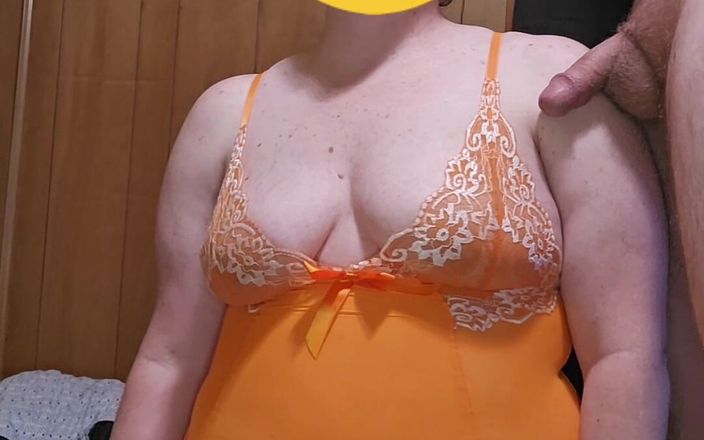 SexyMilf2008: Товстушка трахається раком до кремпаю