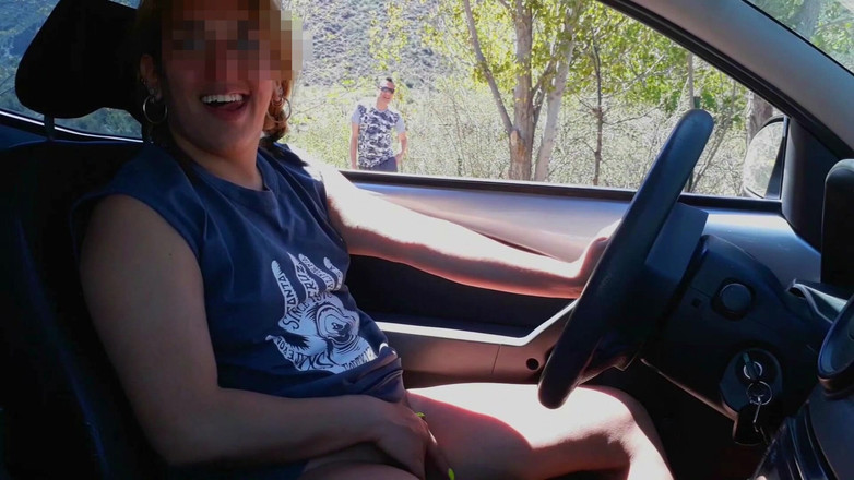 LadyRoma: Saya memberikan orang asing blowjob di tempat letak kereta