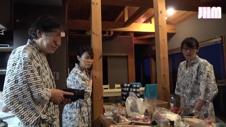 Japanese Hentai Matings: 禁忌别墅逃脱与一个来自迷失天堂的已婚女人 - 3