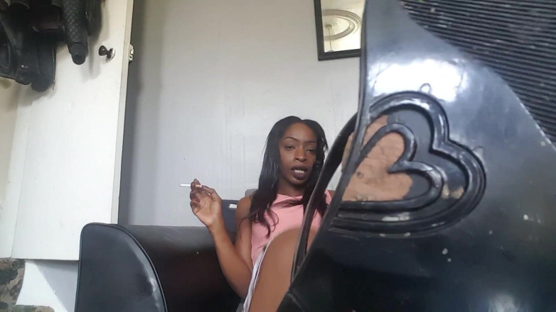 Mistress Coacoa: FootWorship