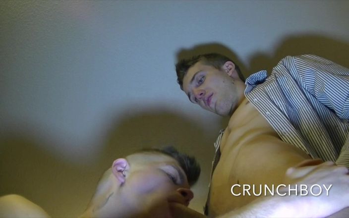 Ass slut fucked bareback: 220 Leo Olves být ošukána velkým čůrákem blonďatého top boye