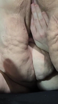 Lastige hoer wil sperma gedumpt door 6 met monsterpikken
