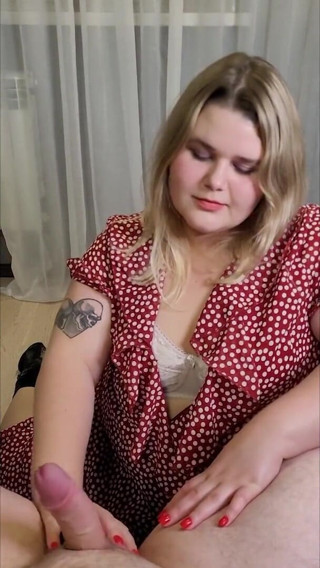Peach Desert: Controlling the orgasm with dirty boots