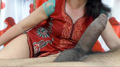 Bolly Karma: Velký penis dostane odborně ruce