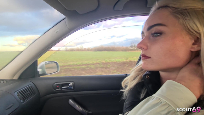 Scout69: Alemã loira caroneira pega e recebe arriscado pov ao ar...