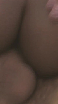 Milf scatenata scene 2_gorgeous la miLF nera magra con i culone viene sborrata in cima