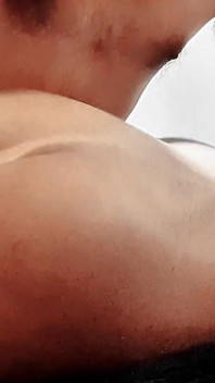 Filipina-MILf wird gefesselt und gefickt