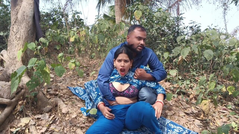 Sona bhabhi: Indian Village sex wideo, indyjska dziewczyna Wielki press przez jej...