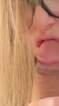 Schätzchen wurde bei einem ersten date von einem zufälligen typen gefickt - extrem feuchte muschi und rosa arsch