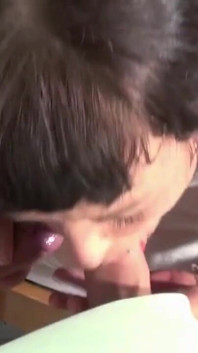 Milf matura vuole provare l'enorme cazzo del dottore!