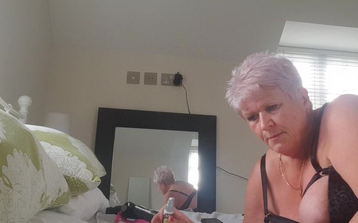 Uk Joolz: Getting My Ass Ready for Big Cock