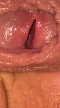 Un beau-père au gland bosseux a un orgasme énorme