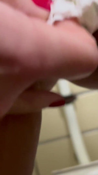 Sexy Pee in Toilet Guys