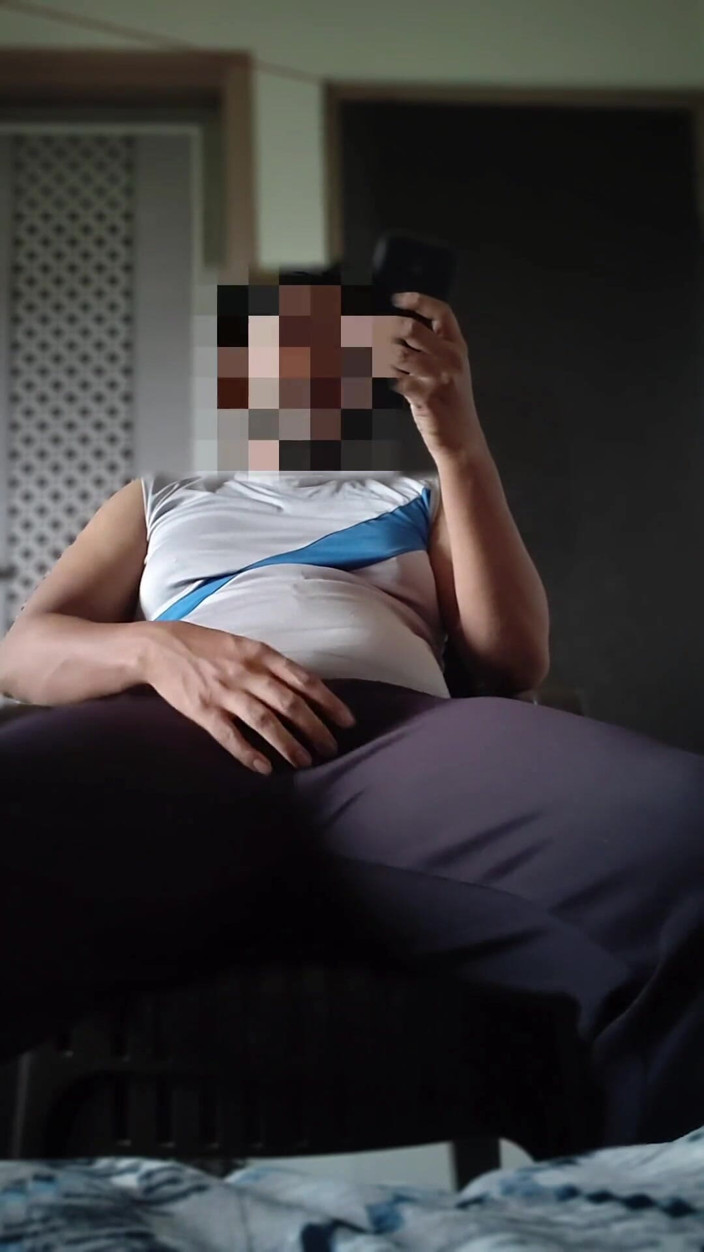 Joystoy: Ragazzo del college in videochiamata con la sua ragazza