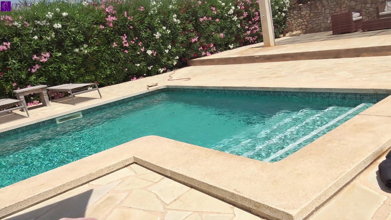 Rosella Extrem: Збуджені Ао, трахай надмірності в оздоровчому курорті! Повний фільм