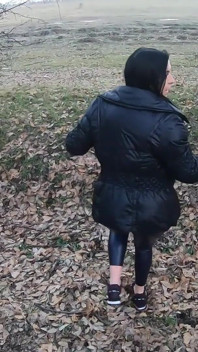 Pipe dans les bois avec l’ami de mon mari - fétiche des doudounes 249