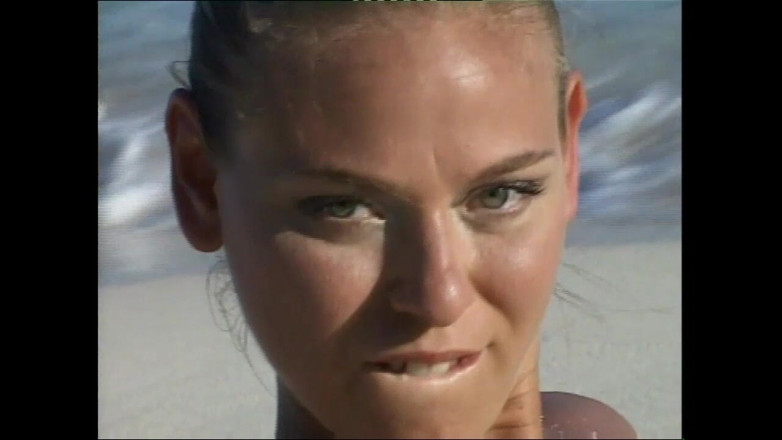 Vintage megastore: Increíble puta en bikini tiene sexo en solitario en una...