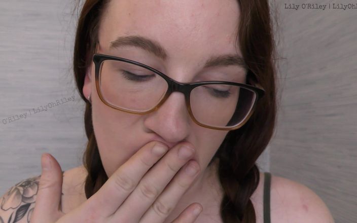 Lily O'Riley: Glasögon och gap: 11-min dental spekulumsträckt Dregnsession