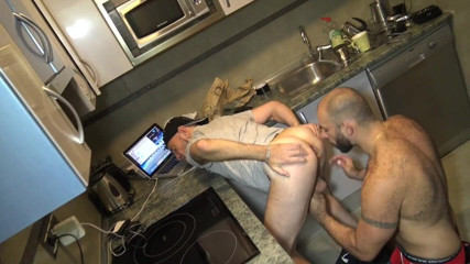 MACHO FUCKER FROM SPAIN: Jess fcked barbeakc by jorge leal in kitchen