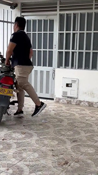 Orang Hartanah Seksi Melawat Rumah Saya Dan Saya Bercinta