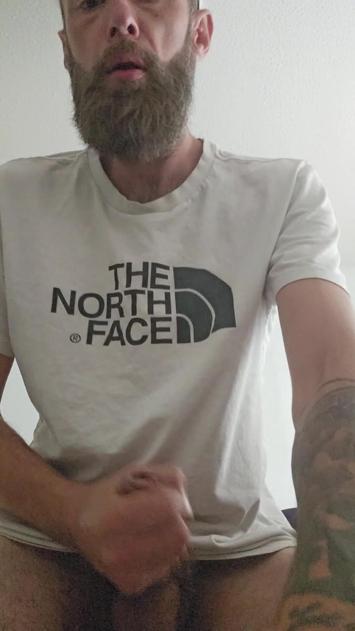 Smoking stoker: Mi masturbo il mio grosso cazzo