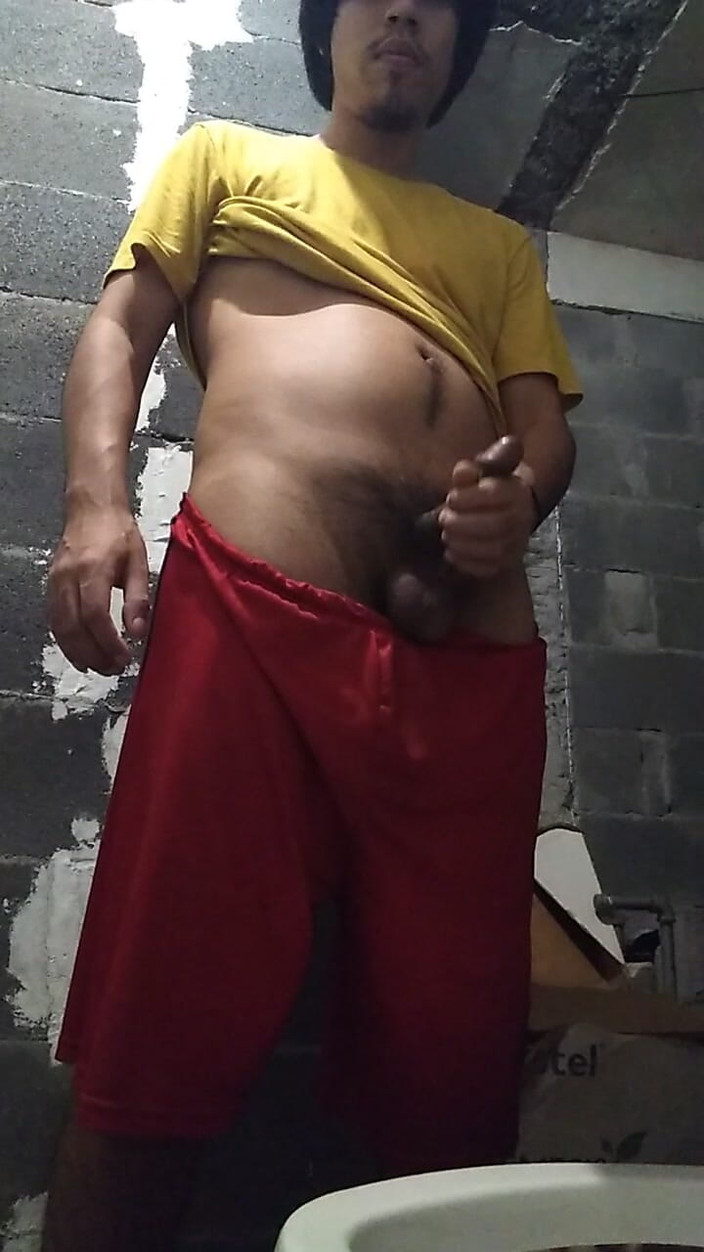 AlexAlejandro13: さあ、私と小便をしてください。