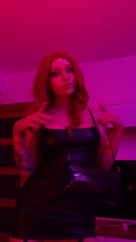 Meine Frau kam mit einem verstauchten Arsch aus dem Club zurück. Ich habe sie ohne gleitmittel gefickt. Harter
