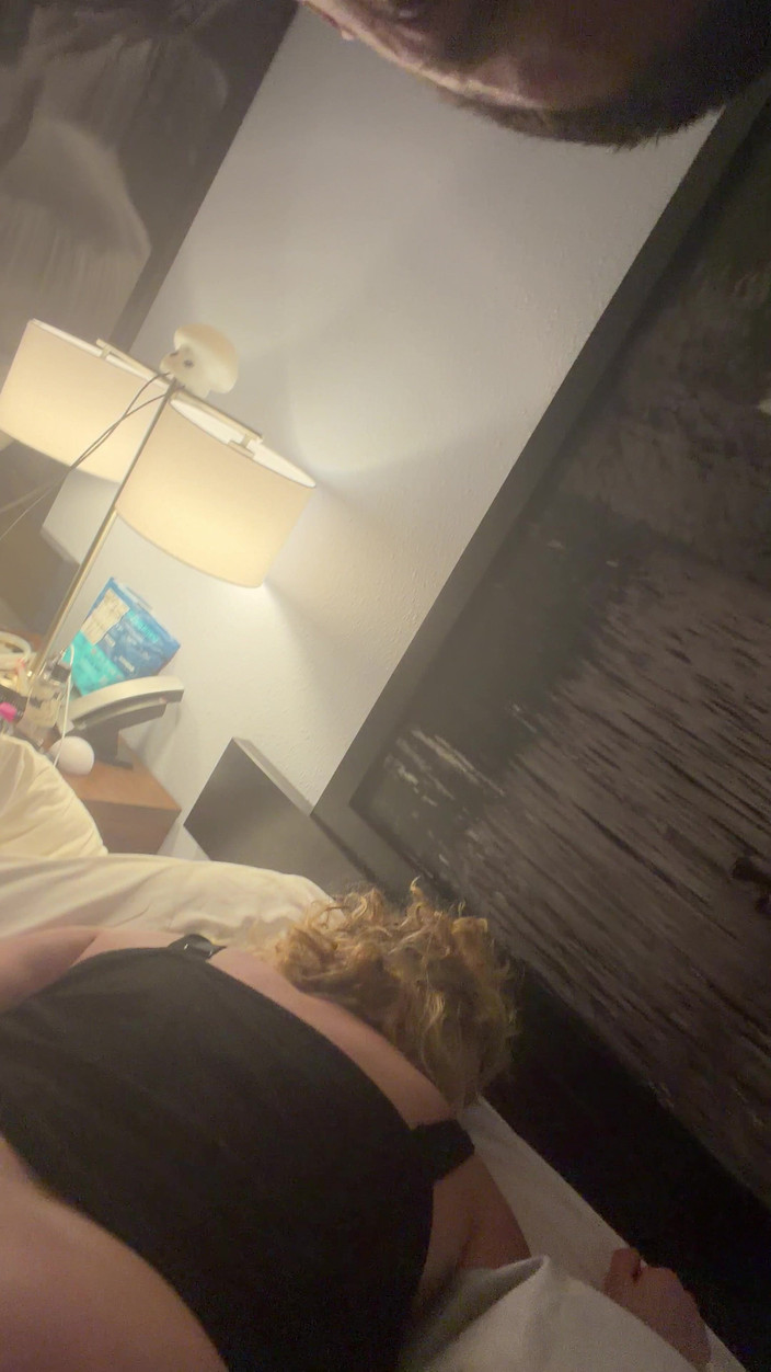 Alpha stud 4 u: Podívejte se, jak používám láhev s krémem, v její špinavé díře,...