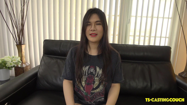 TS Casting Couch: セクシーなTGirl Nephthysがデビュー