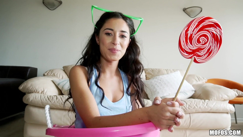 Dont break me: Dont Break Me - Deepthroating Latina dělá to fit