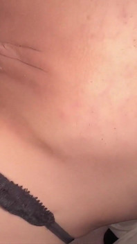 Stylová přírodní holka Orgasmická kundička zblízka!