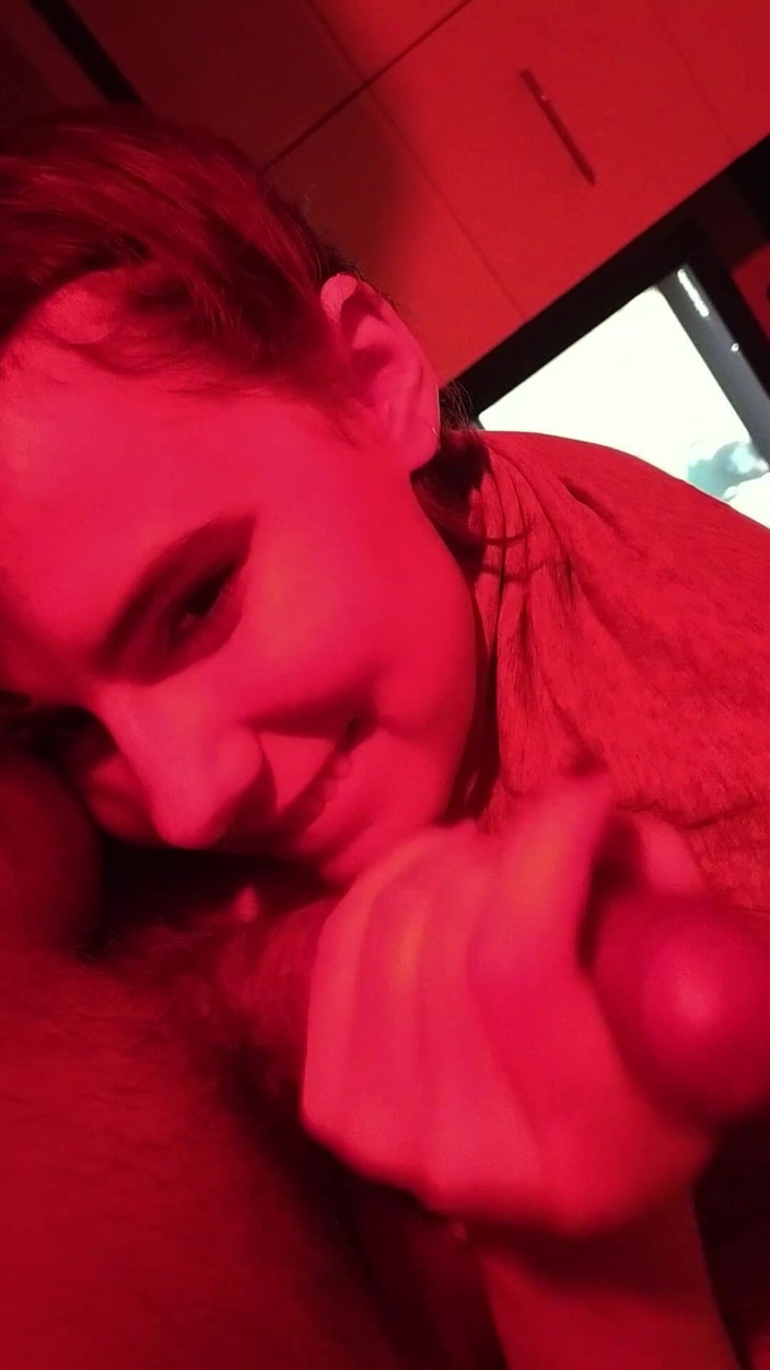 Darcy Dark: Nevlastní sestra nemůže žít bez mého monstrózního ptáka