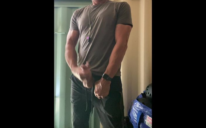 JockDad87: Jockdad87 장비 옷장에 사정의 부하를 촬영