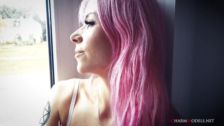 CharmModels: Cosplay rosa menina de cabelo Lilly em vídeo de meias...