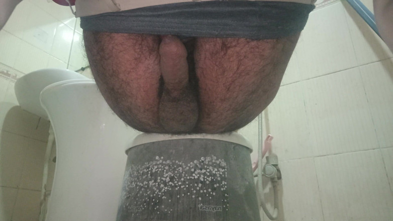 Brijesh 270: Yarağın nasıl yavaşça ereksiyon olduğunu görün.