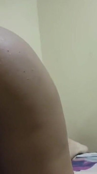 这个年轻的西班牙婊子越过边境来到美国，现在为了几美元而自己婊子