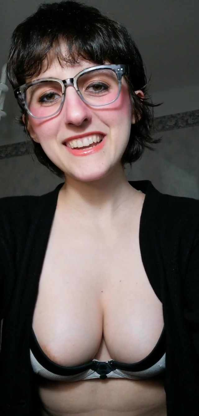 Private Cumshot Review (Juno Electra)