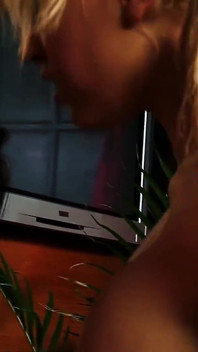 Black Angelika e Britney Skye Tag em sexo a três anal quente