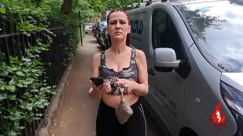 Firegirl80: Polsk slampa i London förför främling